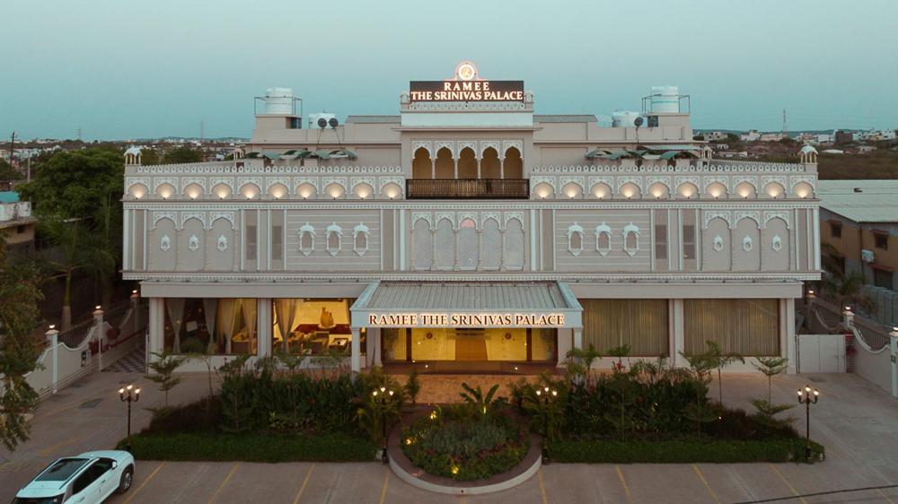 Ramee The Srinivas Palace ภุช ภายนอก รูปภาพ