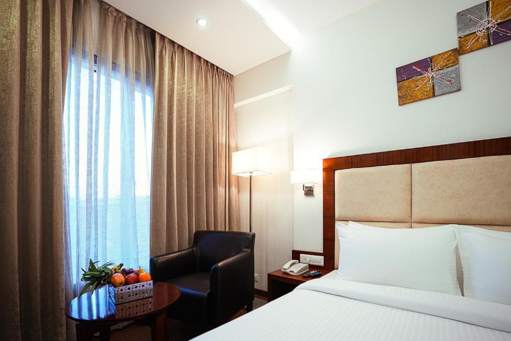 Ramee The Srinivas Palace ภุช ภายนอก รูปภาพ